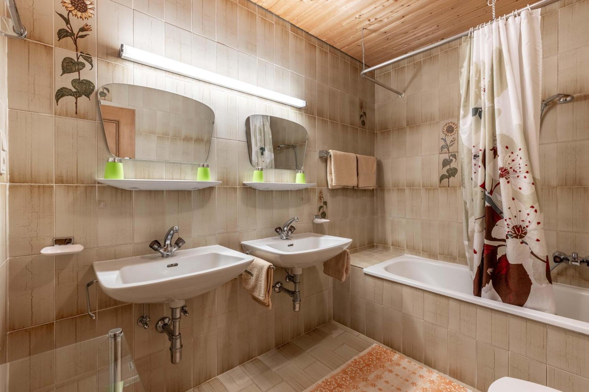 Haus Weinberg Apartment Петной ам Арлберг Екстериор снимка