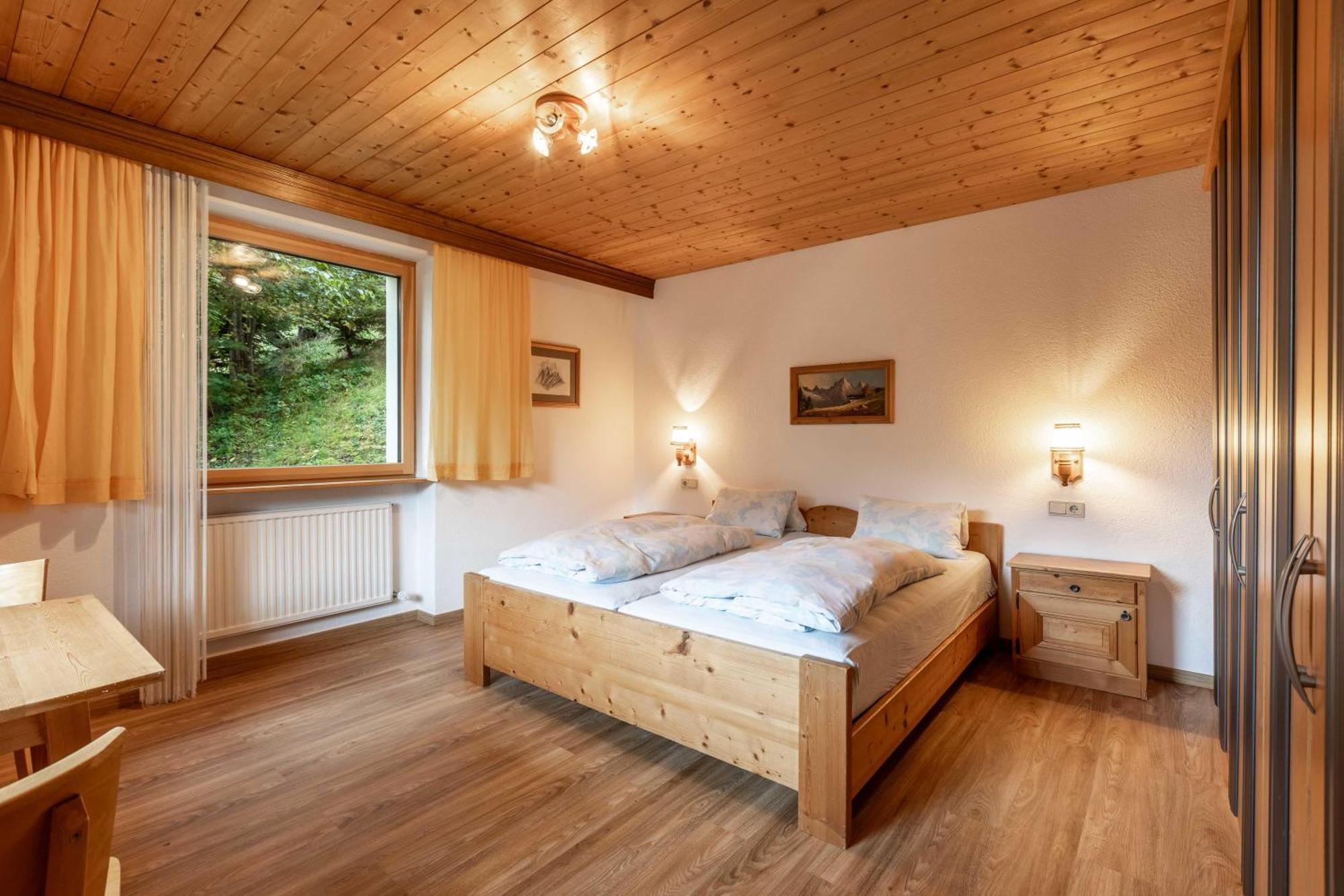 Haus Weinberg Apartment Петной ам Арлберг Екстериор снимка