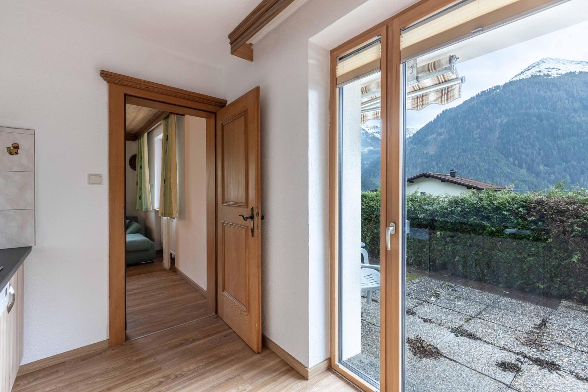 Haus Weinberg Apartment Петной ам Арлберг Екстериор снимка